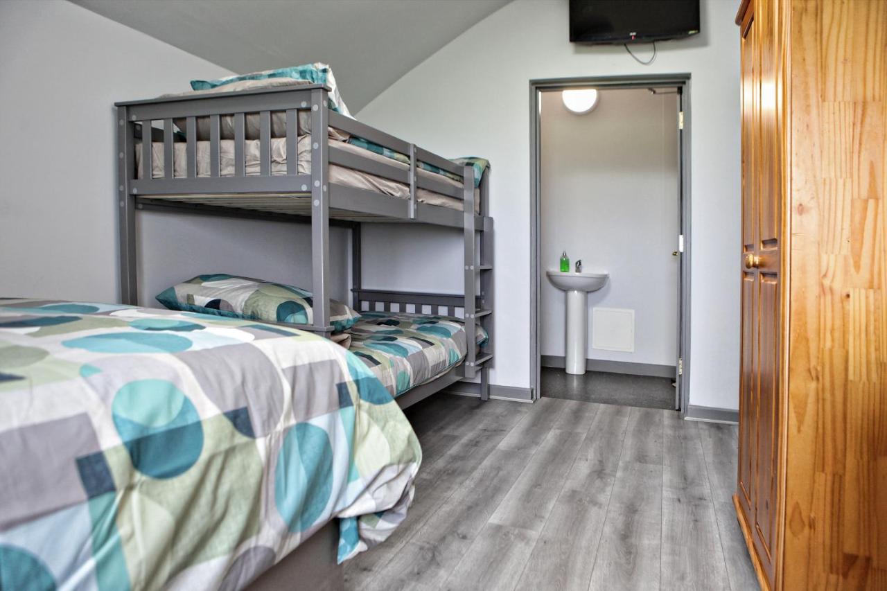 Aunt Rachel'S Barn Hostel บุชมิลส์ ห้อง รูปภาพ