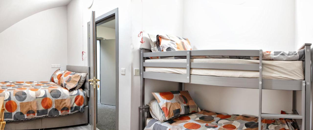 Aunt Rachel'S Barn Hostel บุชมิลส์ ห้อง รูปภาพ